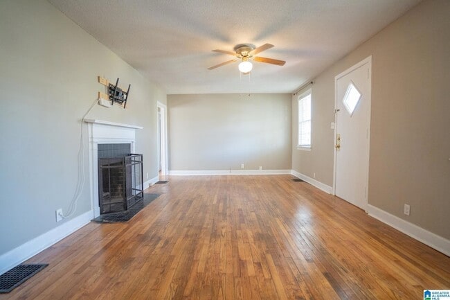 Building Photo - 9 Edgehill Rd