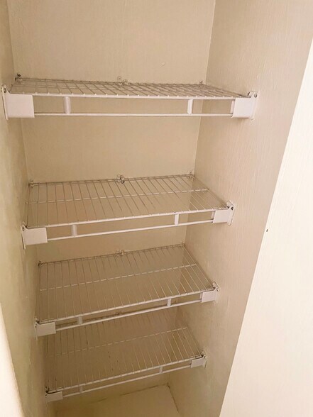 Building Photo - 1150 Tollis Pky
