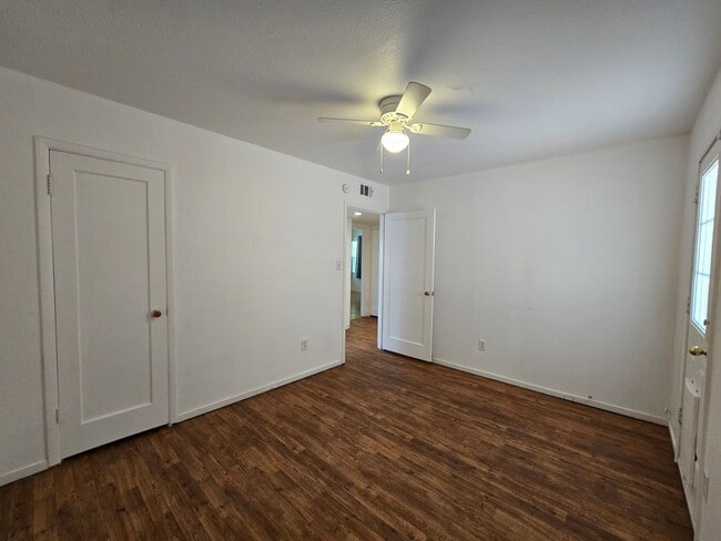 Building Photo - 607 Avenue G