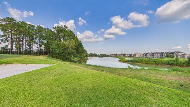 Building Photo - 9606 Valeca Dr