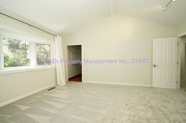 Building Photo - "Charming 4-Bedroom Oasis in San Rafael wi...