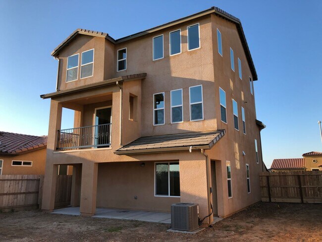 Building Photo - 166 Barker Ln