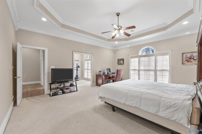 Building Photo - 121 Cheekwood Dr
