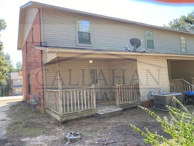 Building Photo - Sherwood 2 Bedroom Townhome