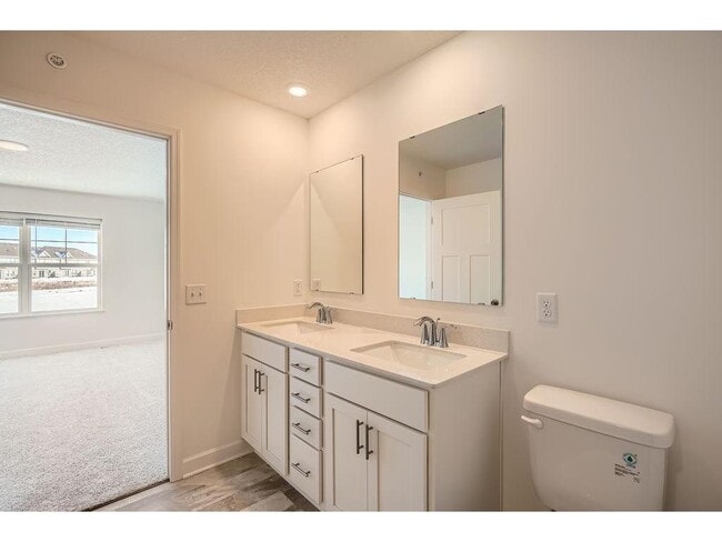 Building Photo - 1082 Jubert Dr