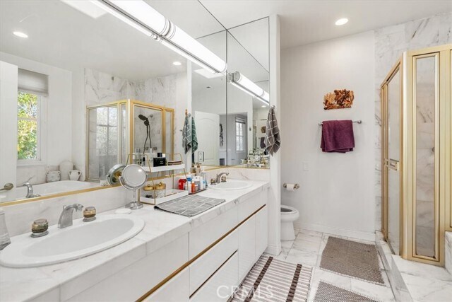 Building Photo - 723 S Broadway