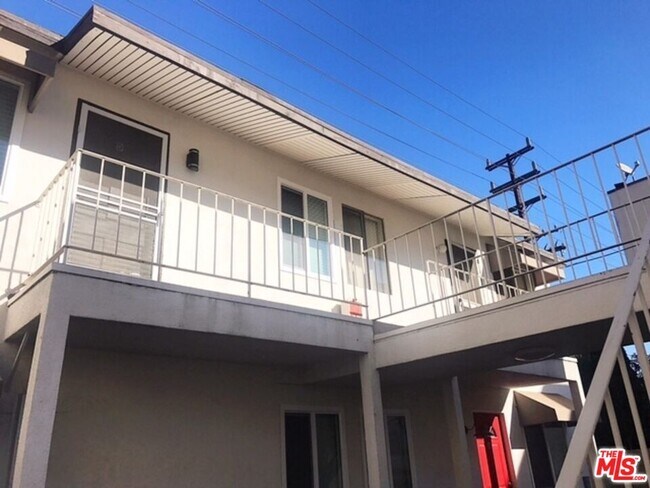 Building Photo - 451 Ivy St