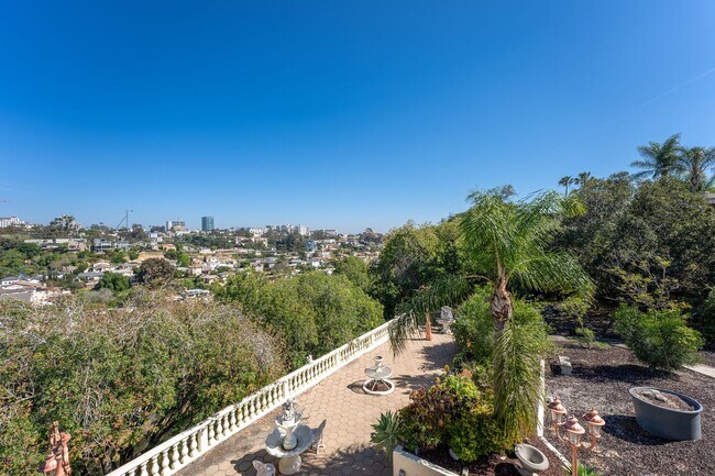 Building Photo - Gorgeous 3 bedroom house with amazing views and huge garden