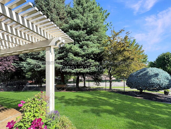 Building Photo - 650 E Whitney Ct