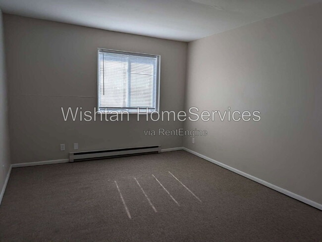 Building Photo - 204 Charleston Blvd