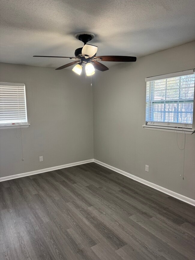 Building Photo - Beautiful 4/2 house in long Beach, MS