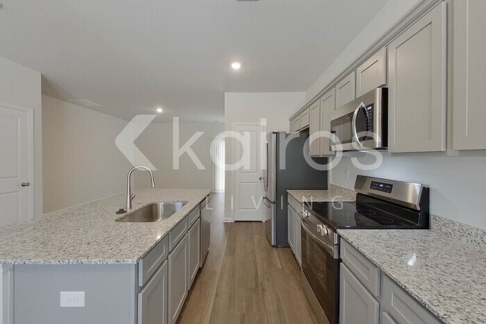 Building Photo - 2503 Banyan Cir