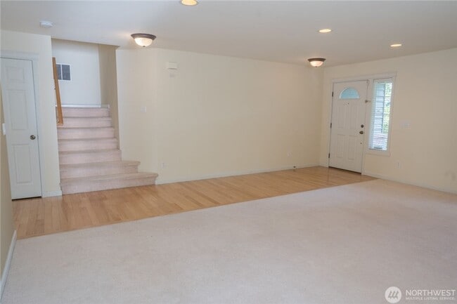 Building Photo - 4bd/2.5ba Redmond Home