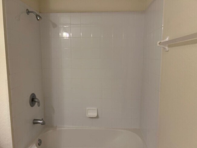 Building Photo - 3497 Shallot Dr