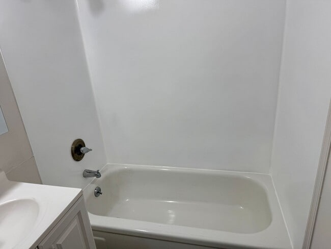 Building Photo - Multnomah Village in the Heart of-Brand new remodel