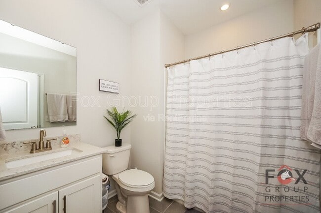 Building Photo - 7125 Brookview Ln