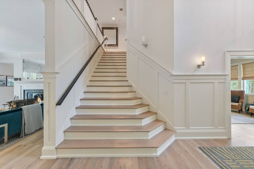 Building Photo - 118 Water Mill Towd Rd