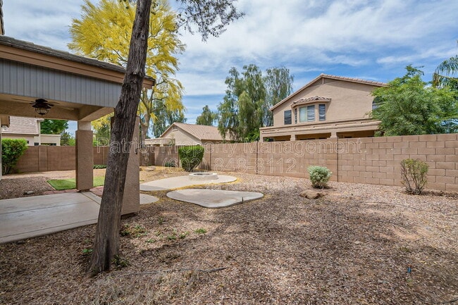 Building Photo - 3536 E San Pedro Ave
