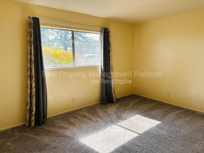 Building Photo - 3536 E Behymer Ave