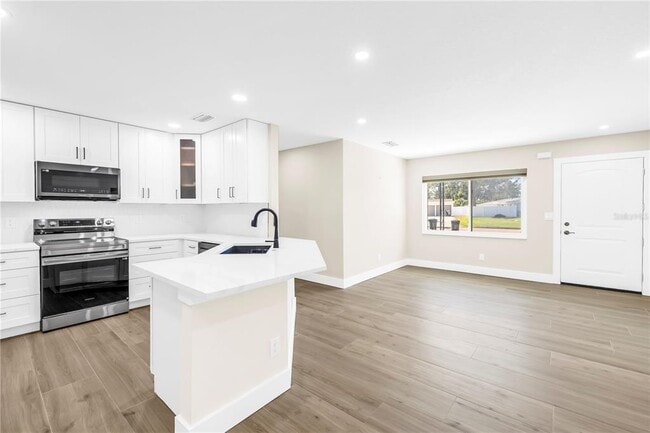 Building Photo - 4891 Venetian Blvd NE