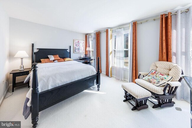 Building Photo - 980 Old Holly Dr