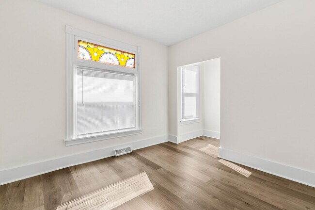 Building Photo - 337 Sherman Ave