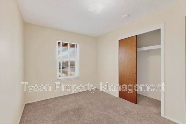 Building Photo - 1225 Del Mastro Dr SW