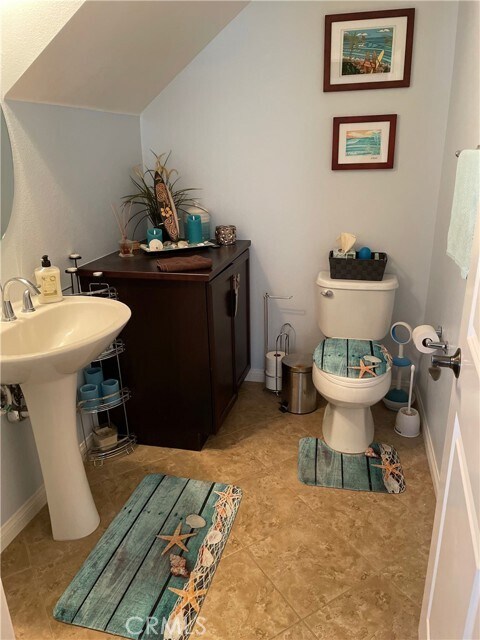 Building Photo - 16 Compass Ct