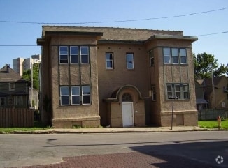 Building Photo - 2709 Dewey Ave
