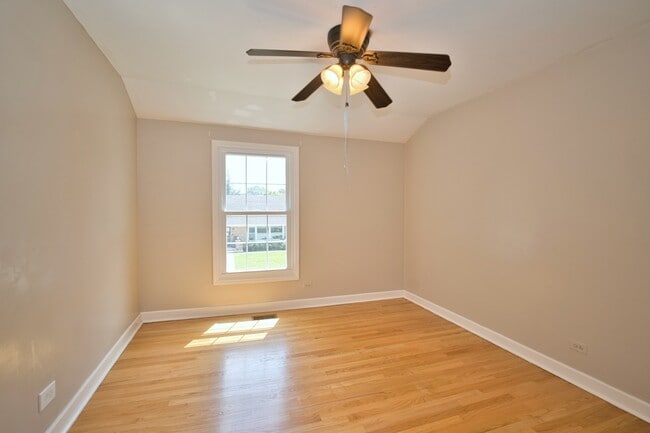 Building Photo - 6700 N Monticello Ave