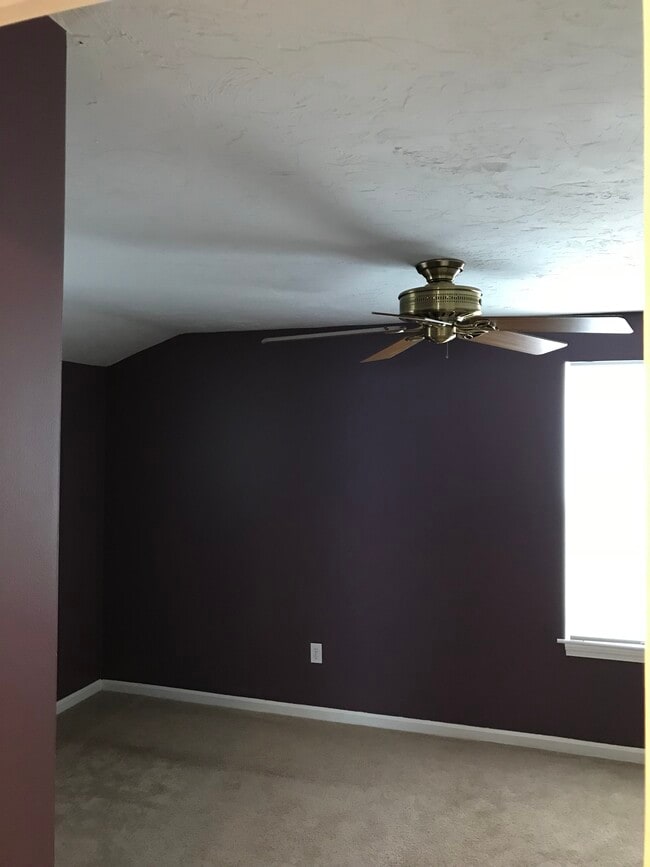 Building Photo - 16 Bowstring Way