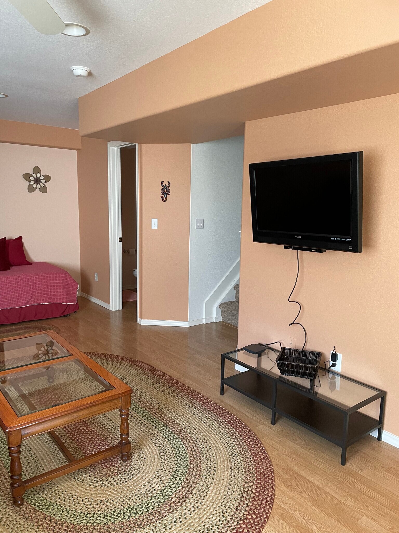 Building Photo - 566 E 16th Ave