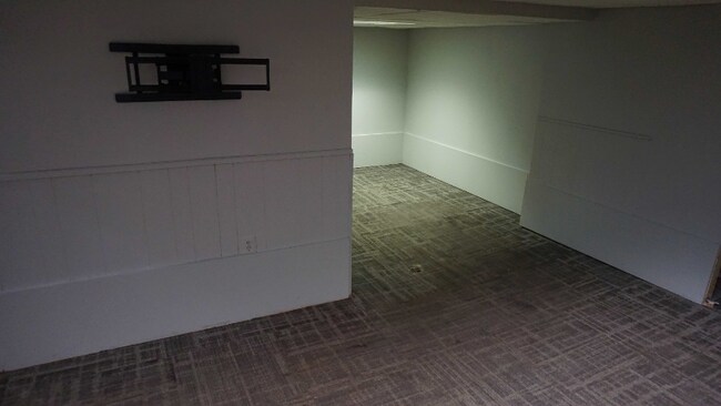 Building Photo - 15430 Norborne Ave