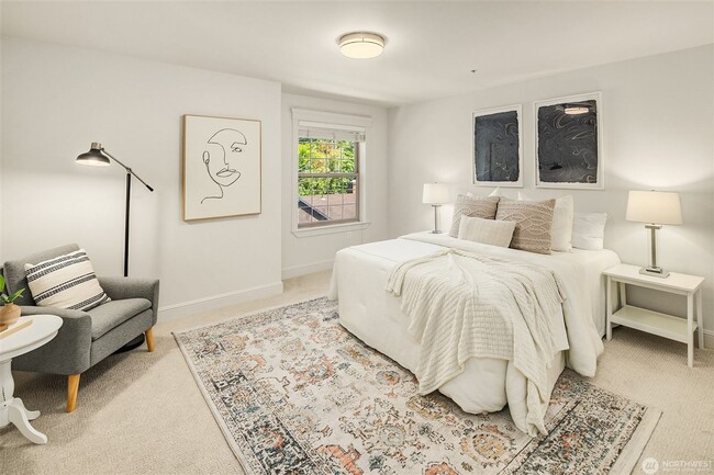 Building Photo - Quiet Magnolia condo within walking distan...