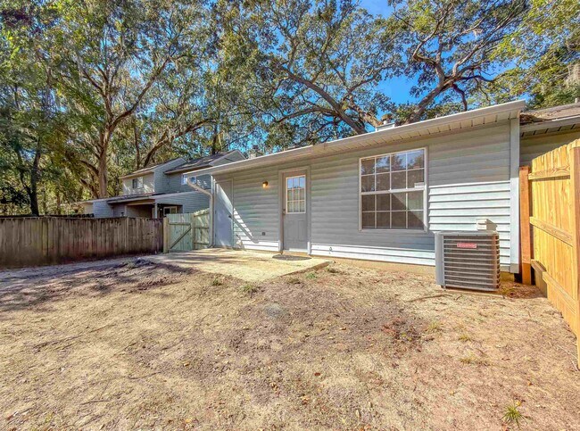 Building Photo - 2415 Talco Hills Dr