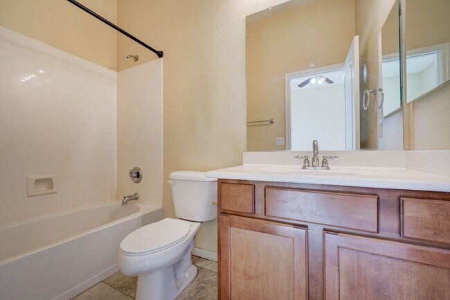 Building Photo - AVAILABLE NOW IN SHAMROCK ESTATES GILBERT!!!