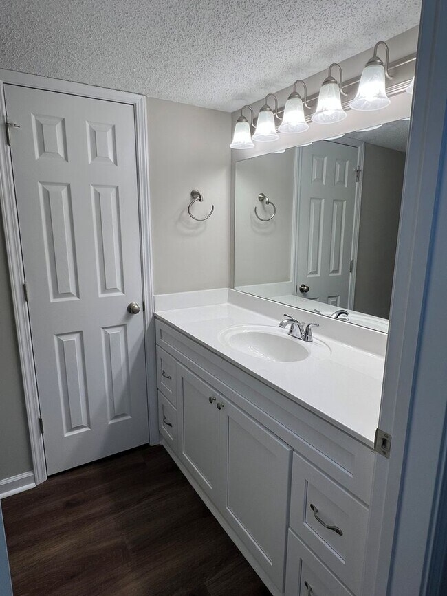 Building Photo - bg0718