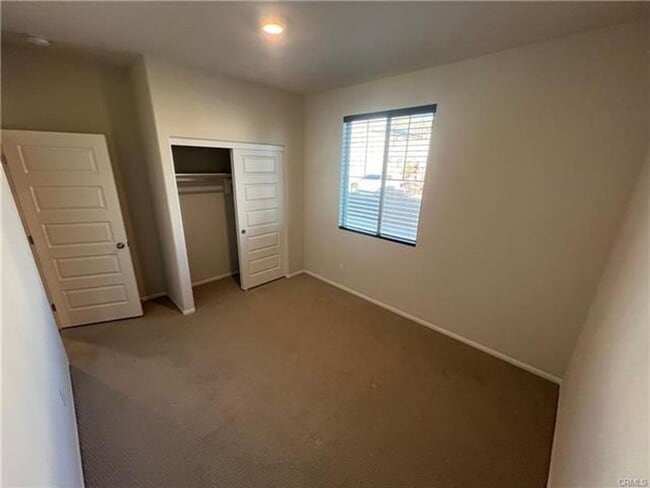 Building Photo - Spacious and beautifully appointed 5-bedroom, 3-bathroom home