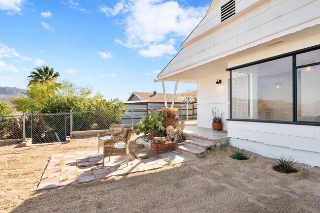 Building Photo - COMING SOON: 3-Bed, 2-Bath Desert-Modern B...
