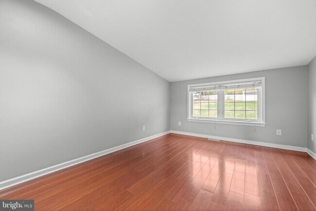 Building Photo - 3 Buttonwood Ave