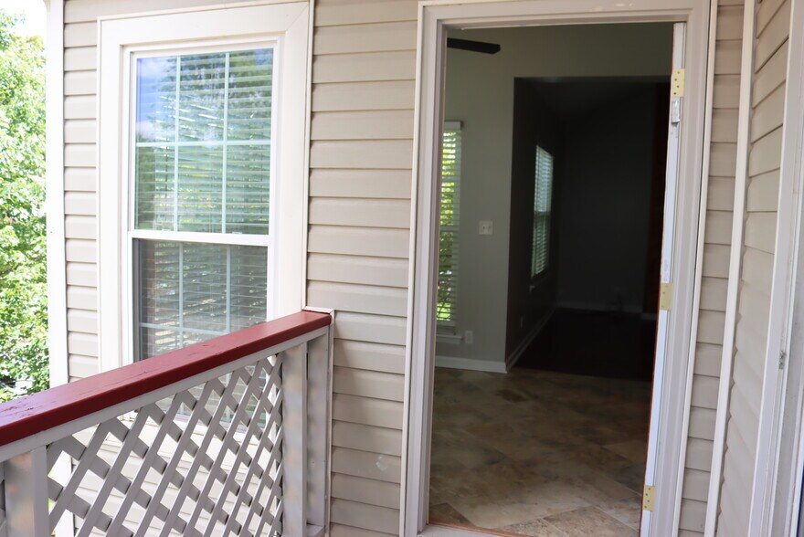 Building Photo - 1057 Stones Throw Dr NW