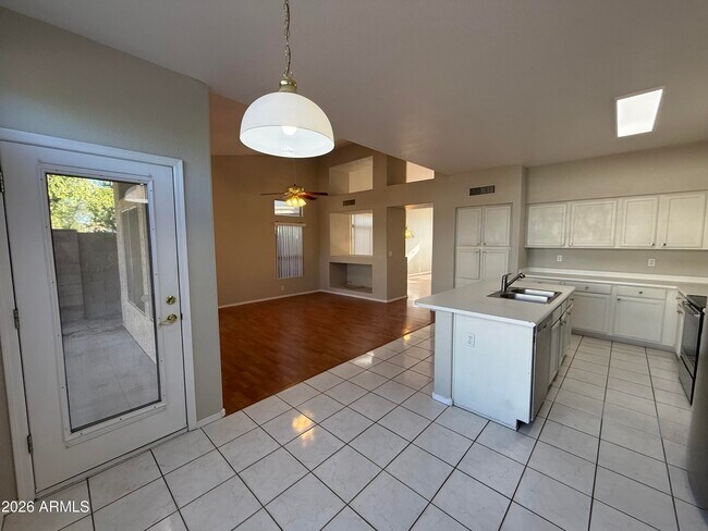 Building Photo - 1253 N Spire Ct