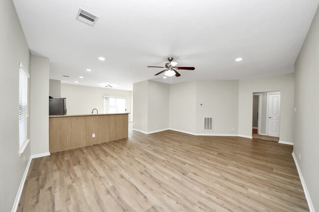 Building Photo - 11015 Harston Dr