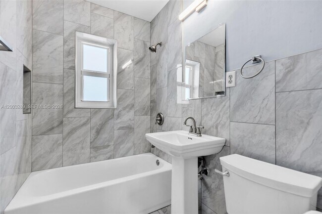 Building Photo - 392 Payne Dr