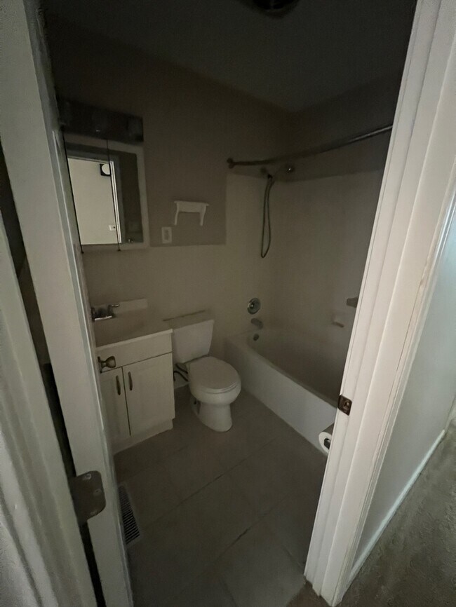 Building Photo - 304 Brightsand Ct