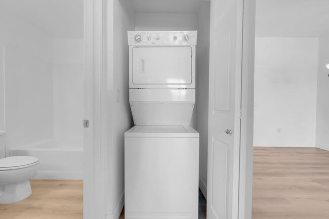 Building Photo - 75 E Agate Ave