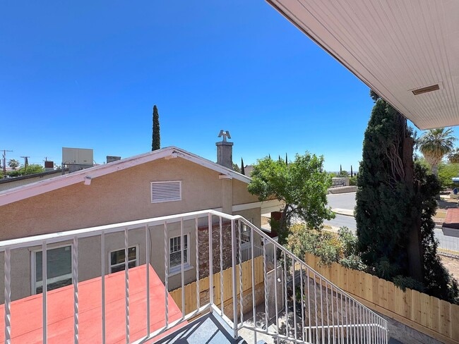 Building Photo - *All Utilities Included* Manhattan Heights 1 bed 1 bath unit with Refrig A/C and Gorgeous views!
