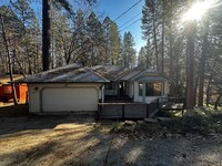 Building Photo - Spacious Single Family Home in Alta Sierra