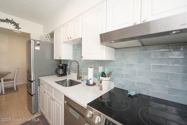 Building Photo - Furnished and Available April 6th 2026