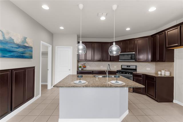 Building Photo - 701 Spring Falls Dr